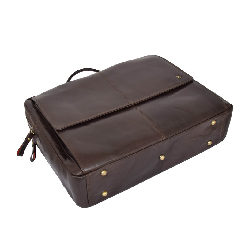 leather bag with bottom metal stabilisers